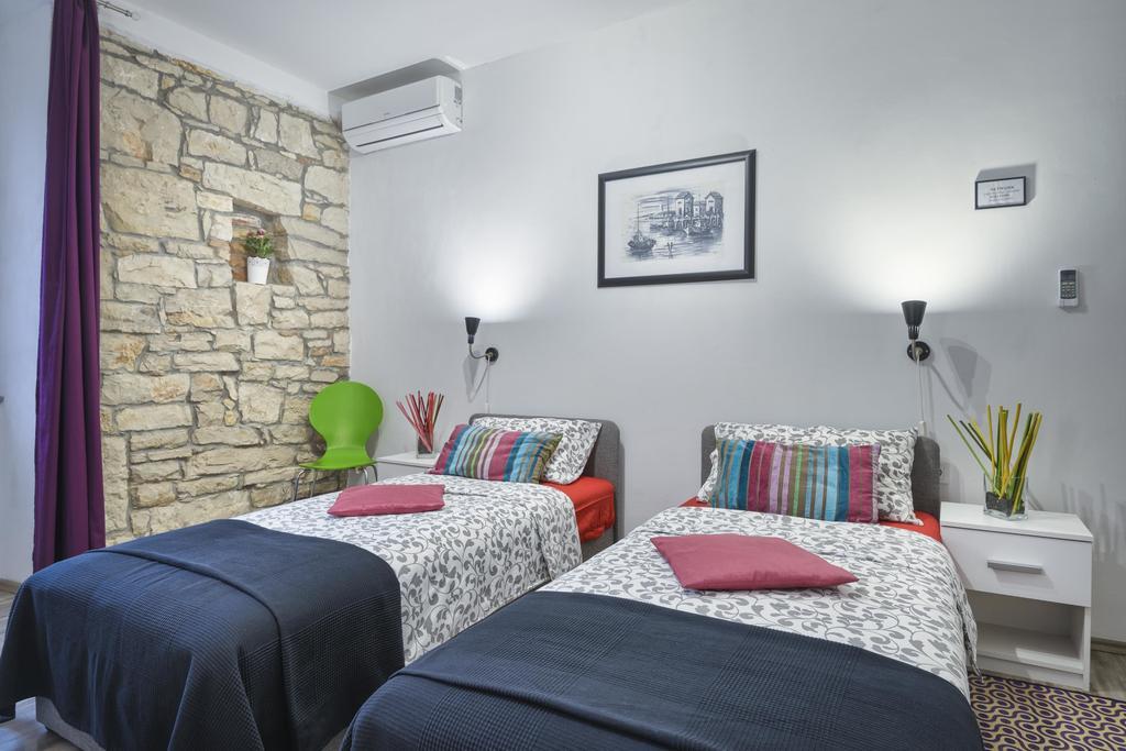 Top Center Rooms & Studio Pula Ngoại thất bức ảnh